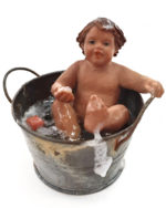 Niño bañandose 15 cm