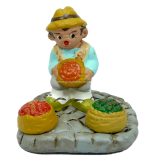 Pastor vendiendo fruta